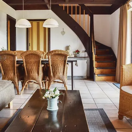 2 Bedroom Beautiful In Bischofsheim 펜션 비쇼프샤임안더론
